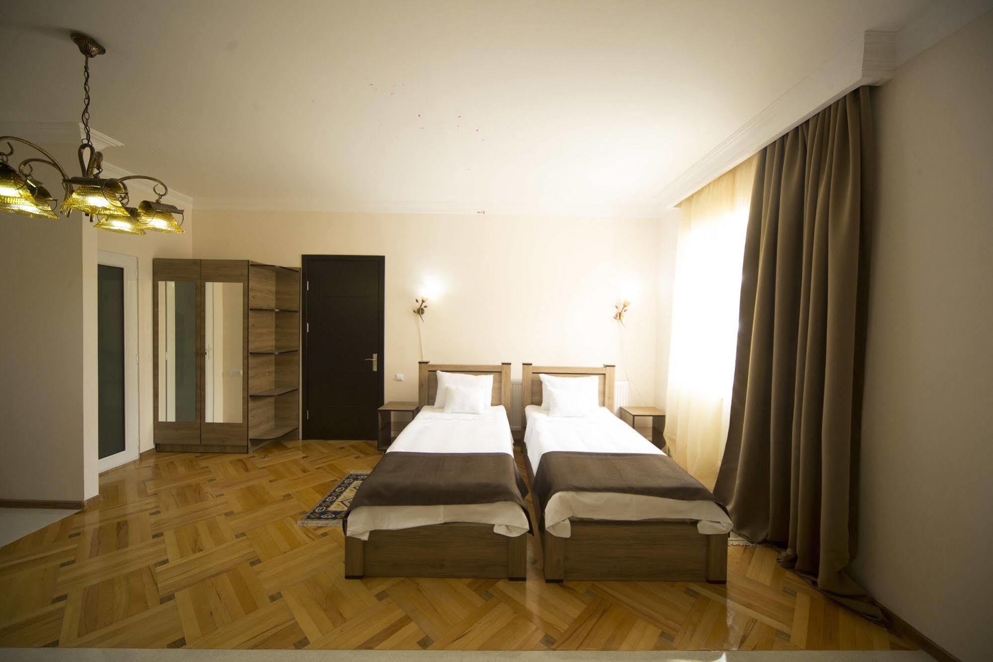 Log Inn Boutique Hotel Tbilisi Exterior foto