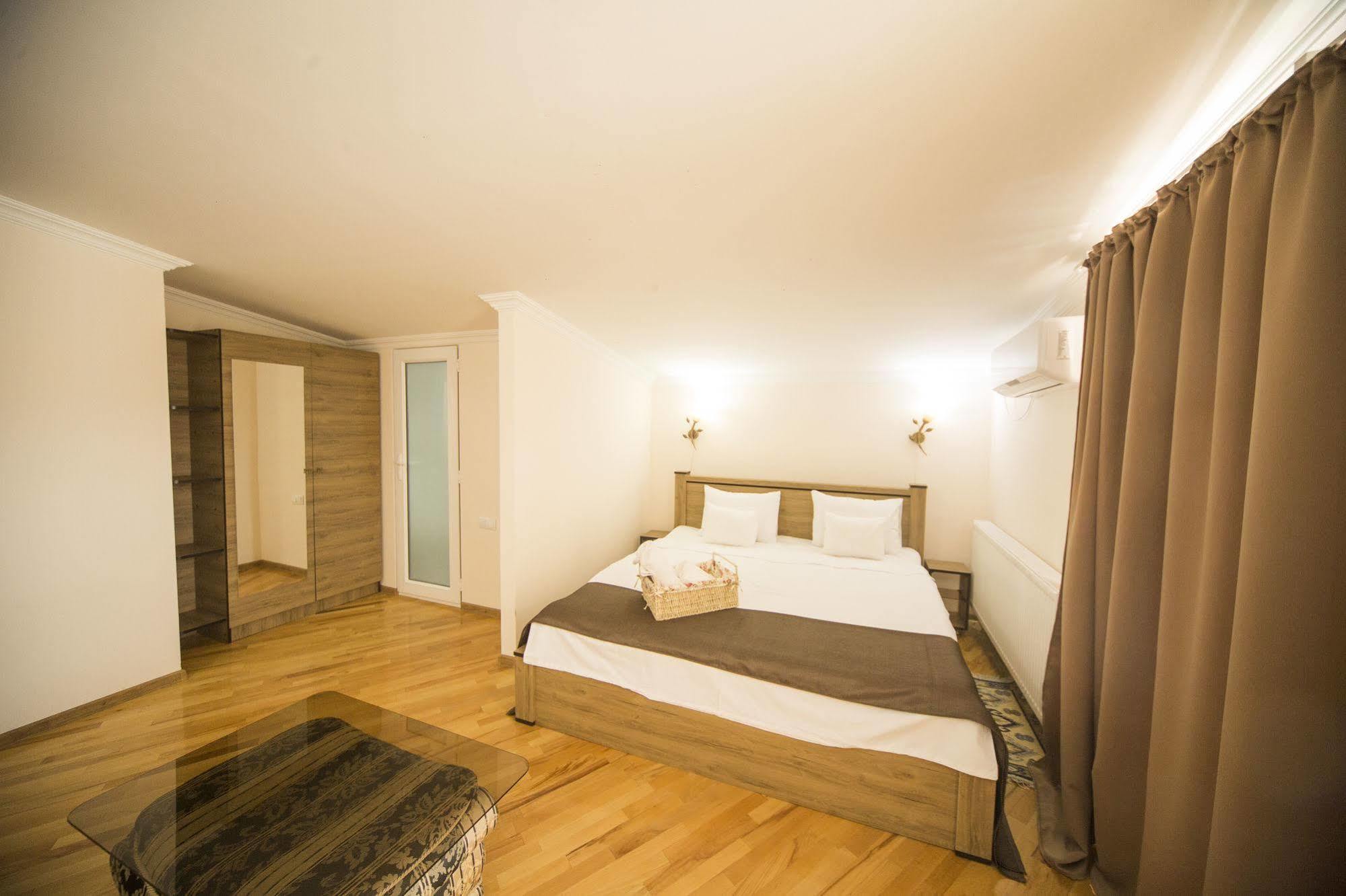 Log Inn Boutique Hotel Tbilisi Exterior foto