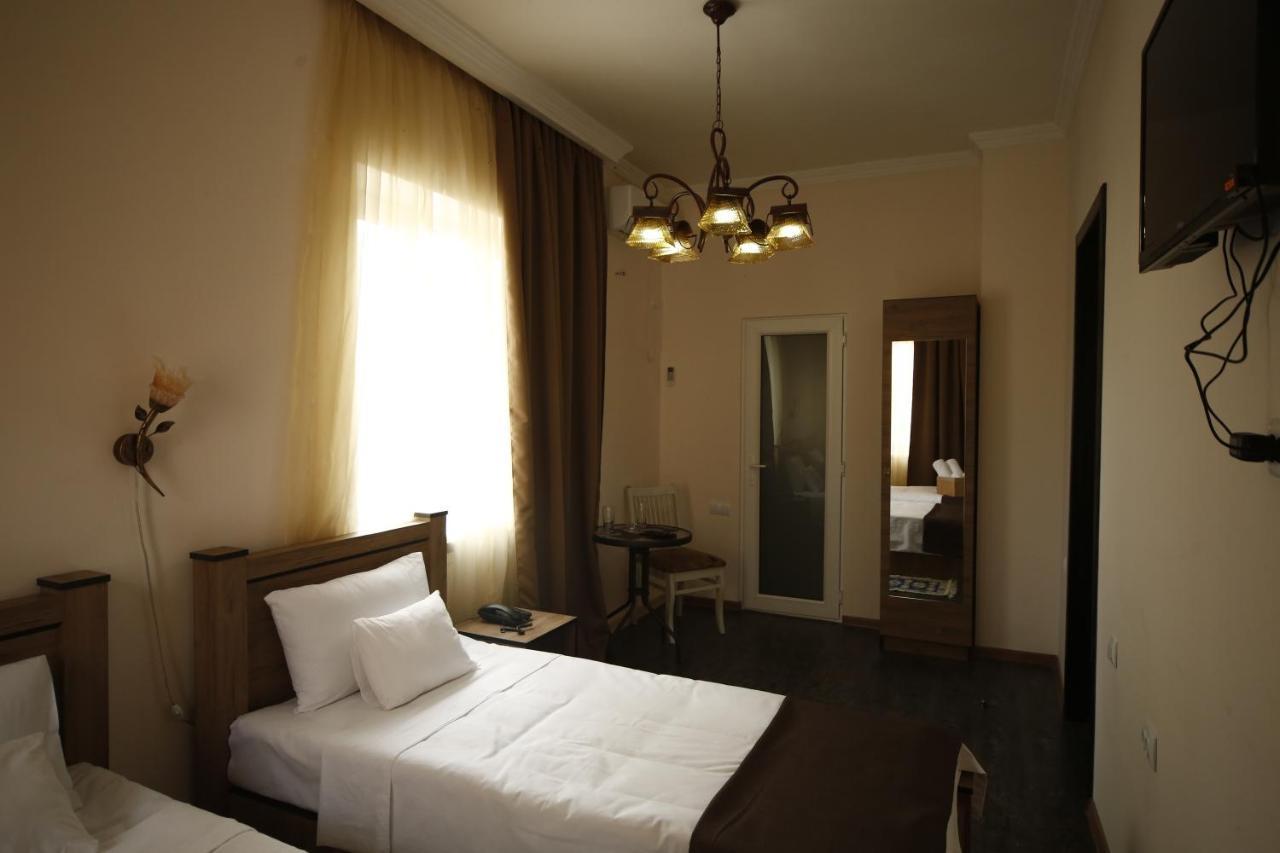 Log Inn Boutique Hotel Tbilisi Exterior foto